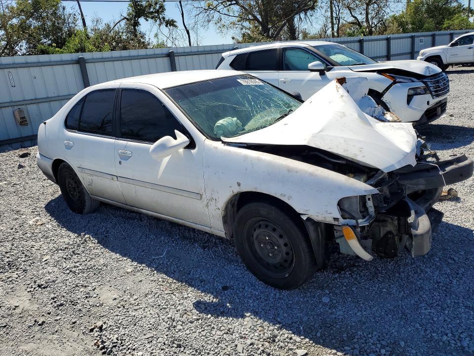 1998 Nissan Altima xe