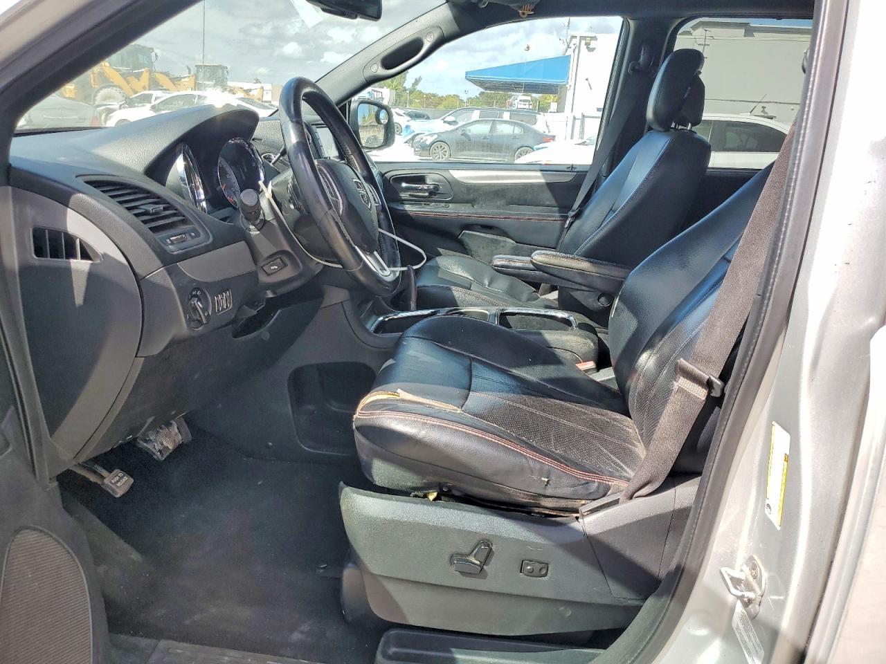 2012 Dodge Grand Caravan r