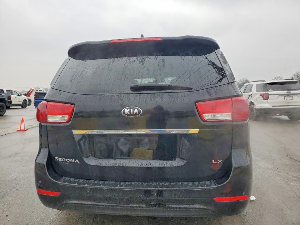 2016 KIA Sedona lx