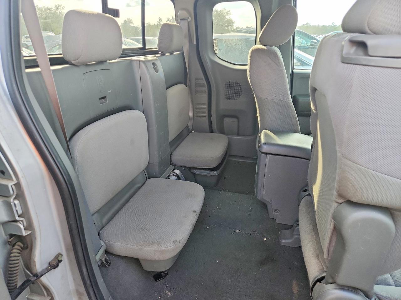 2006 Nissan Frontier XE