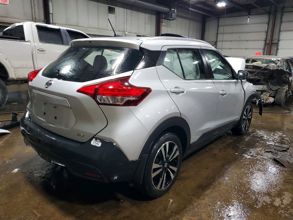 2019 Nissan Kicks sv