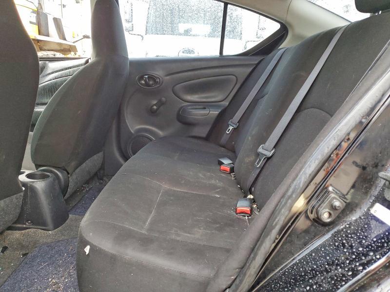 2015 Nissan Versa 1.6 s Plus