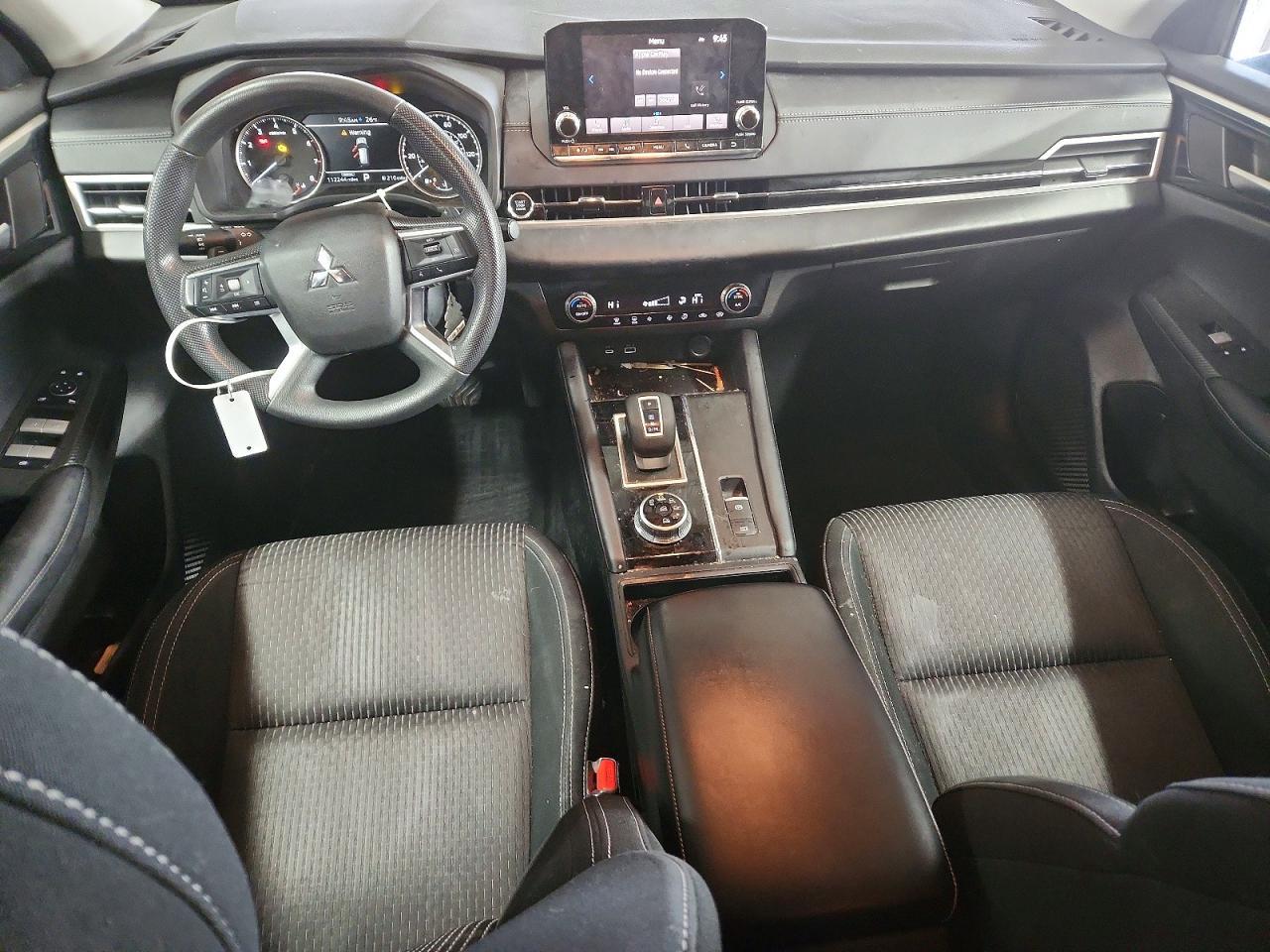 2022 Mitsubishi Outlander es
