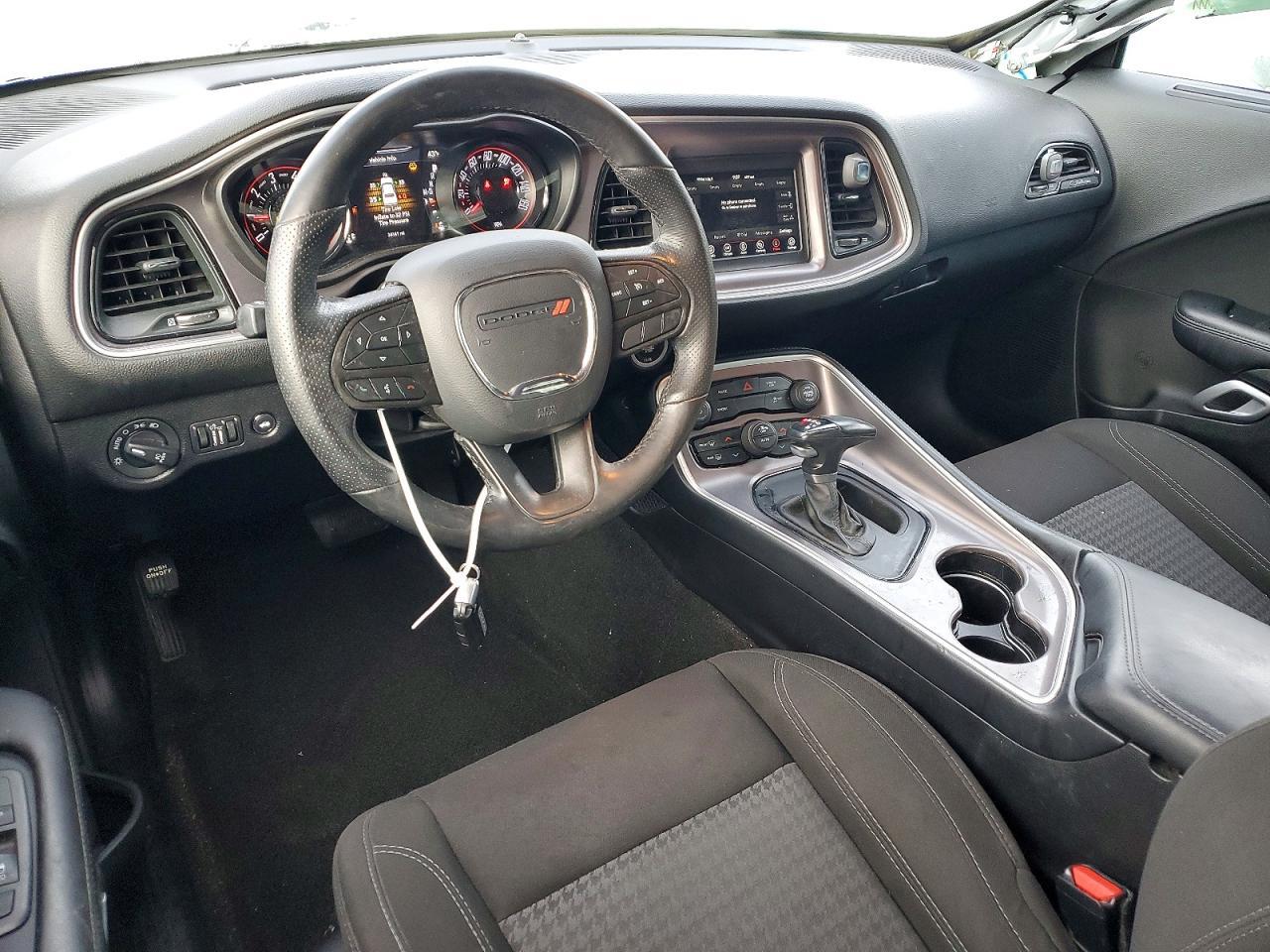 2021 Dodge Challenger sxt