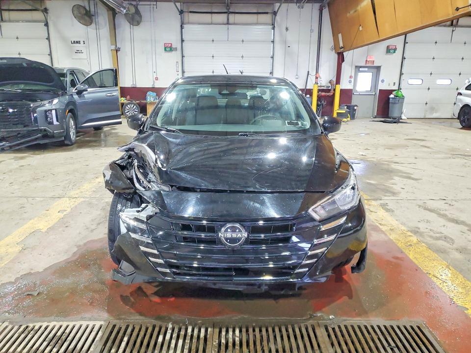 2023 Nissan Versa sv