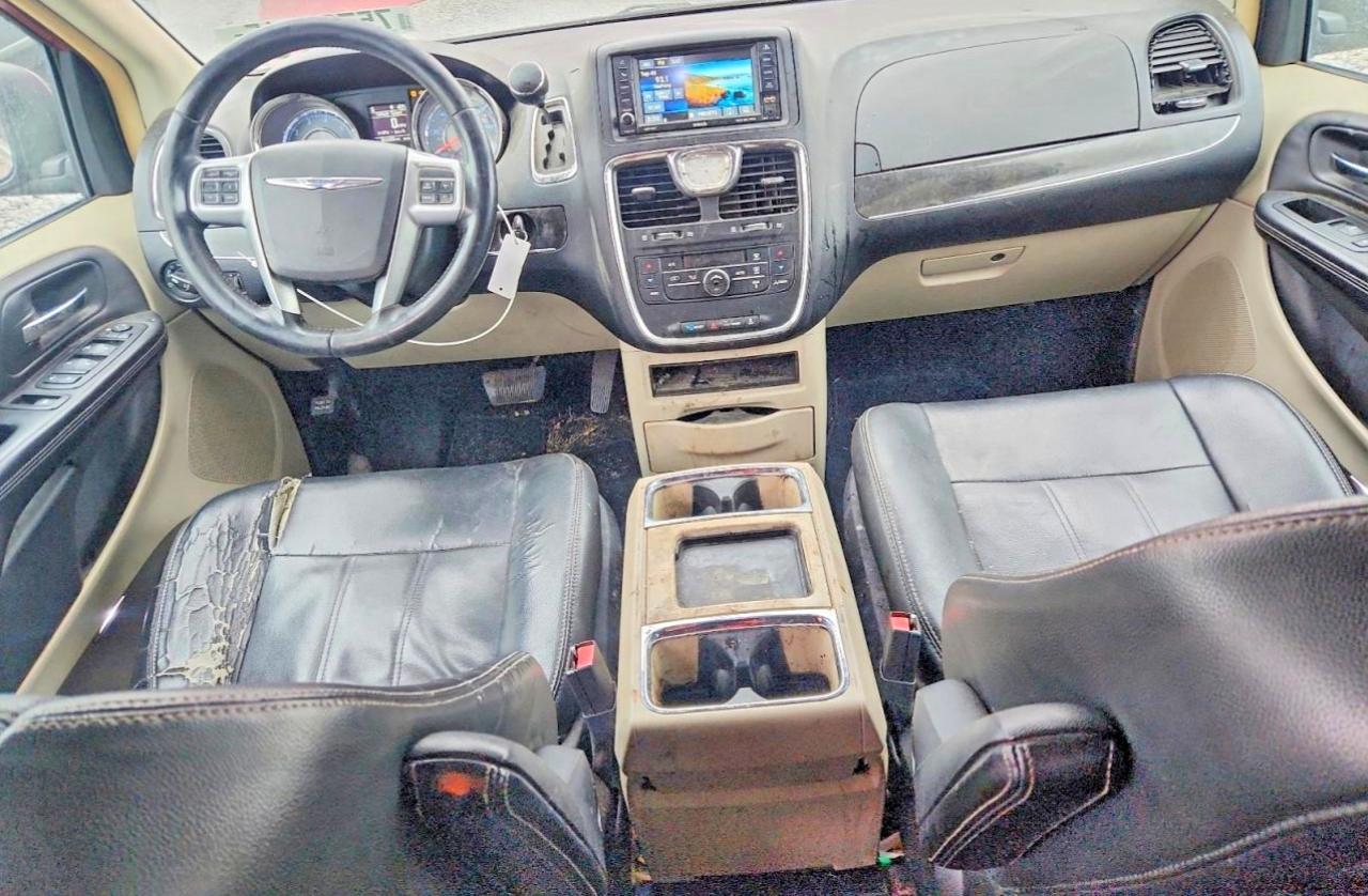 2013 Chrysler Town & Country Touring