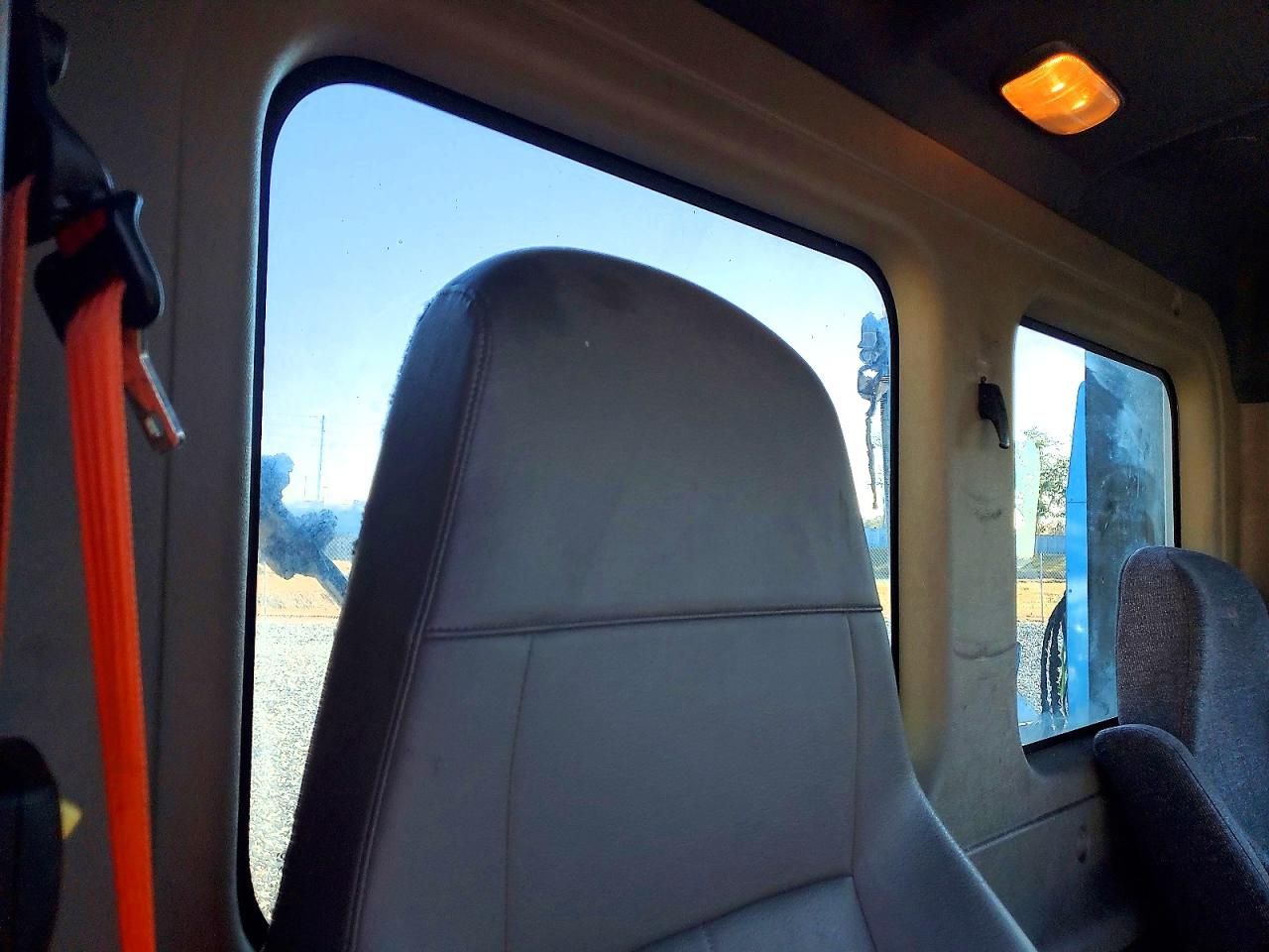 2016 Freightliner Cascadia 125 Semi Truck