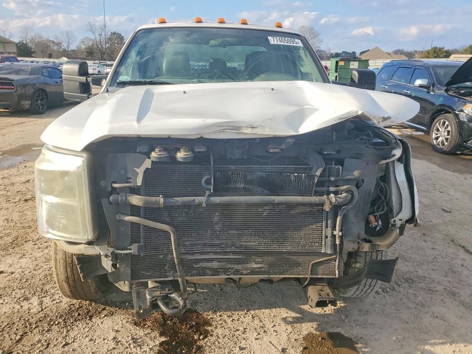 2014 Ford F350 Super Duty Flatbed Truck