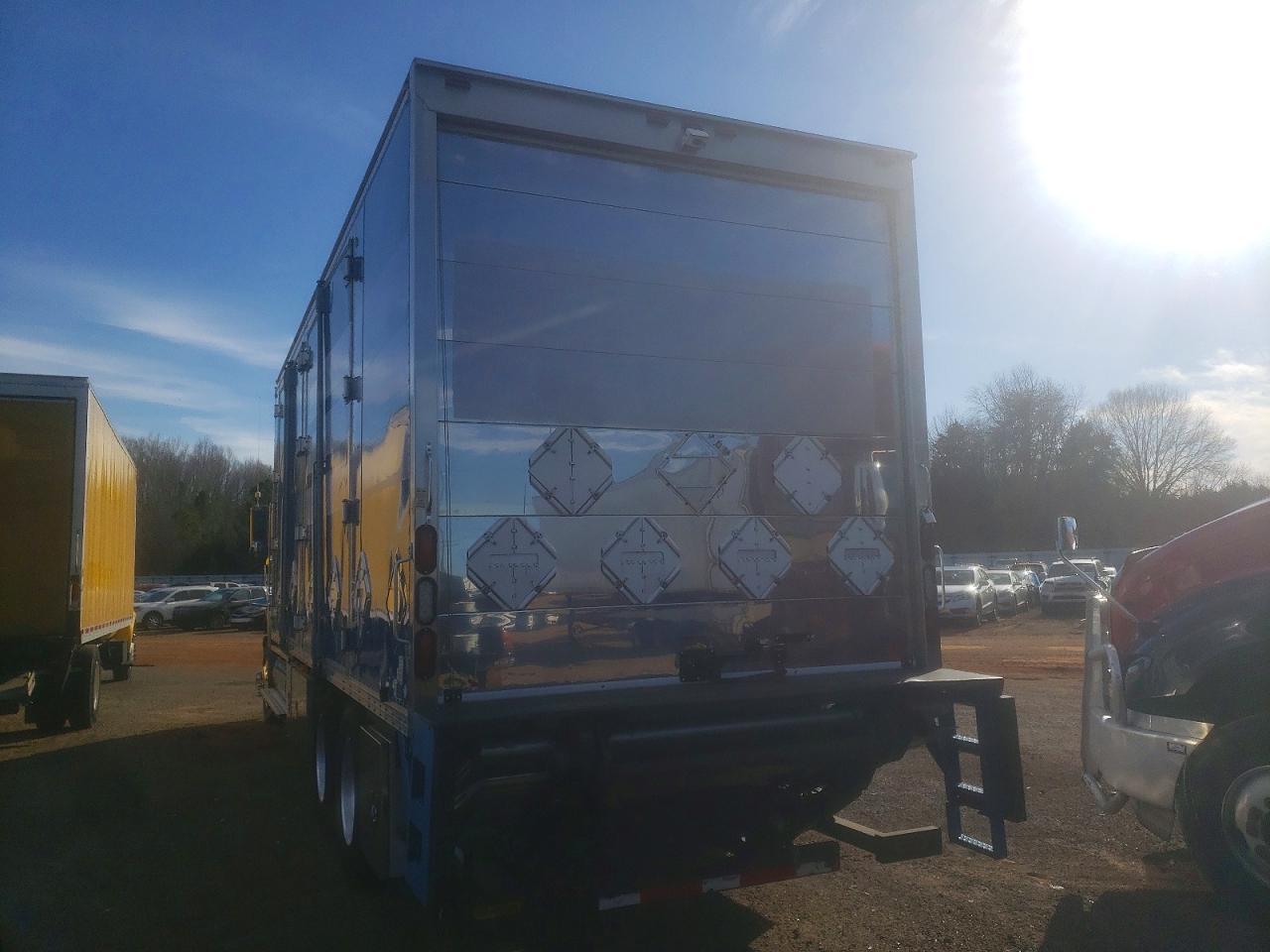 2014 Peterbilt 382 Delivery Truck