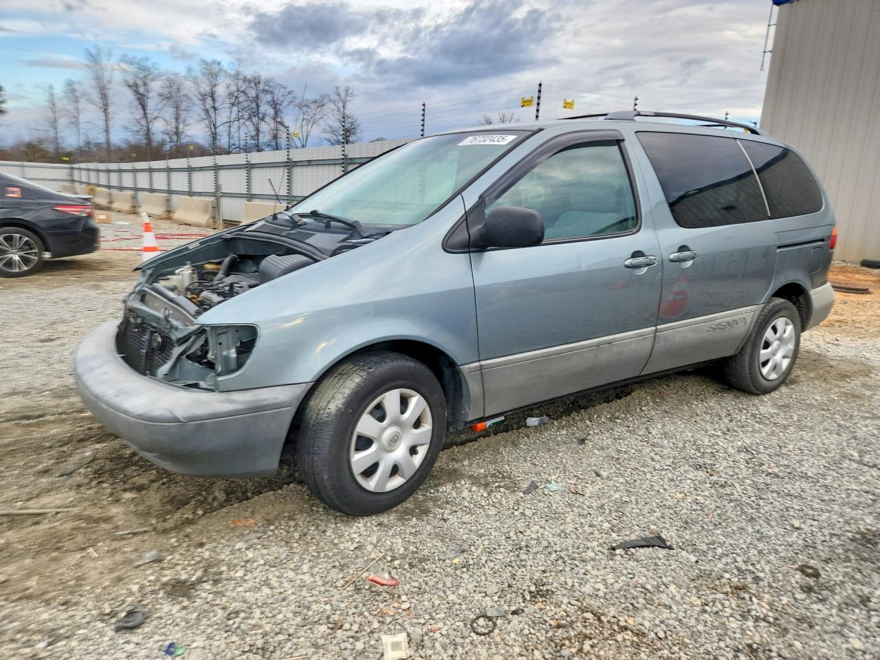 2000 Toyota Sienna le