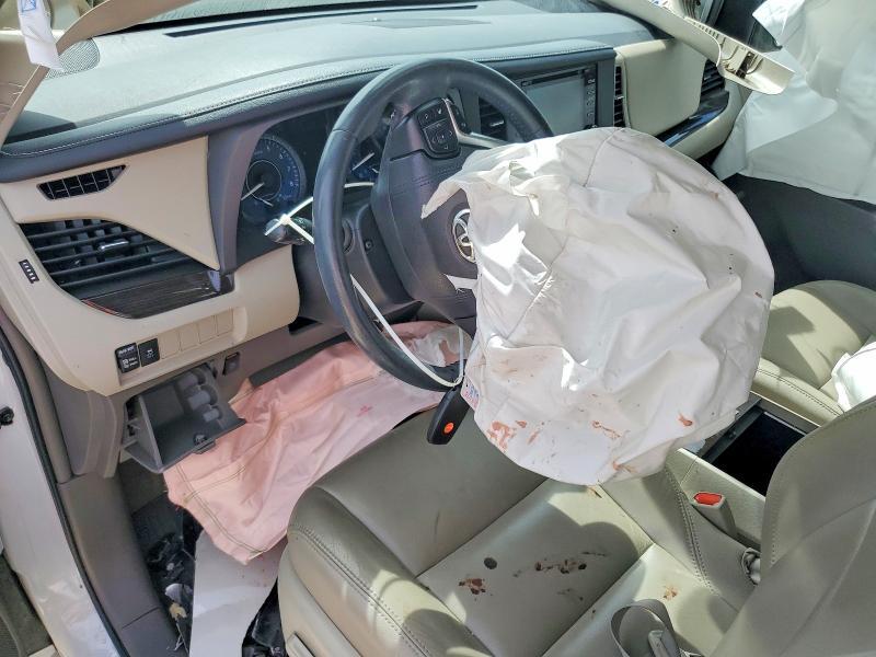 2018 Toyota Sienna xle