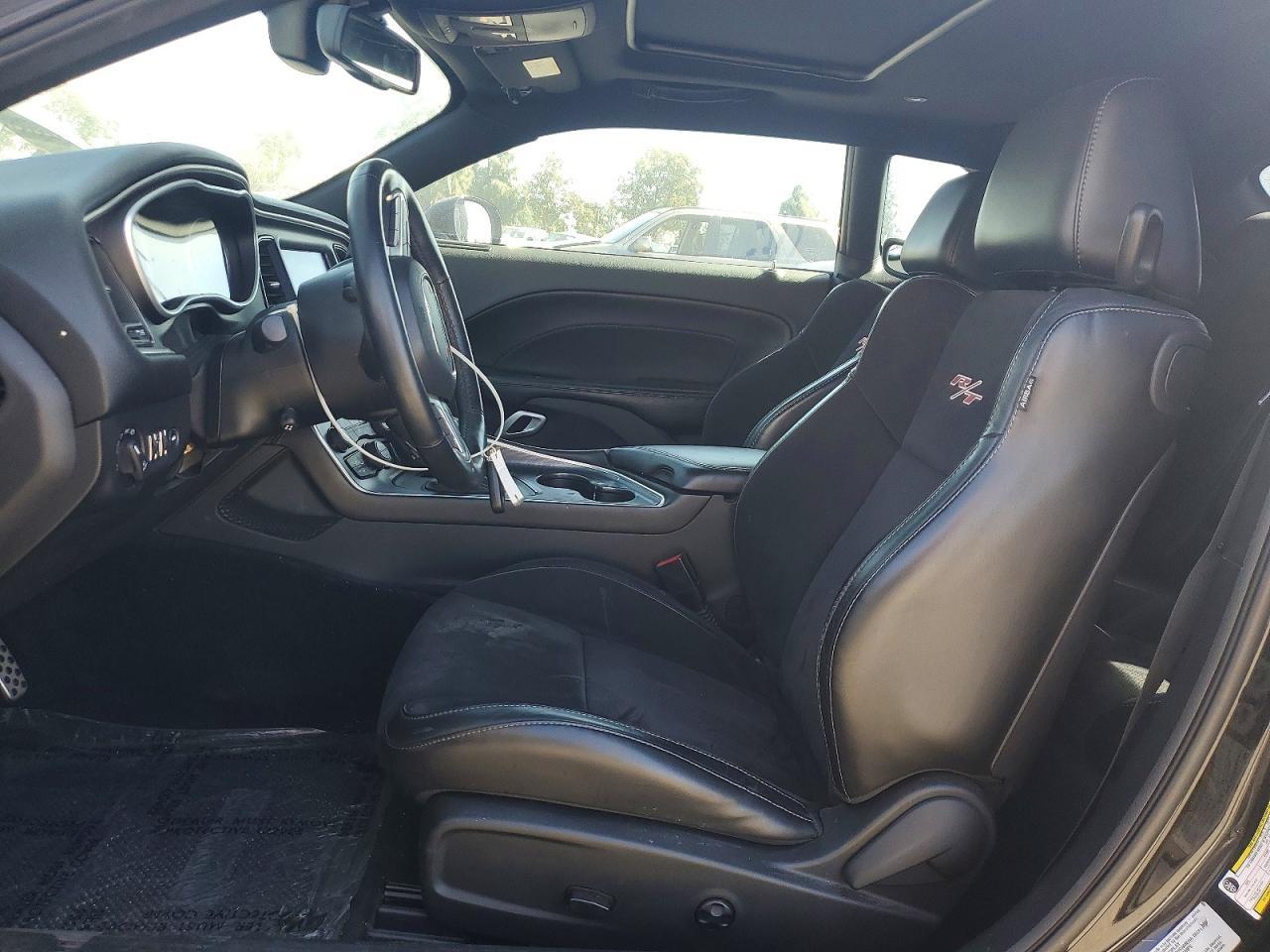 2015 Dodge Challenger sxt Plus
