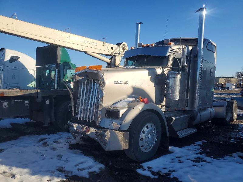 1999 Kenworth W900 Semi Truck