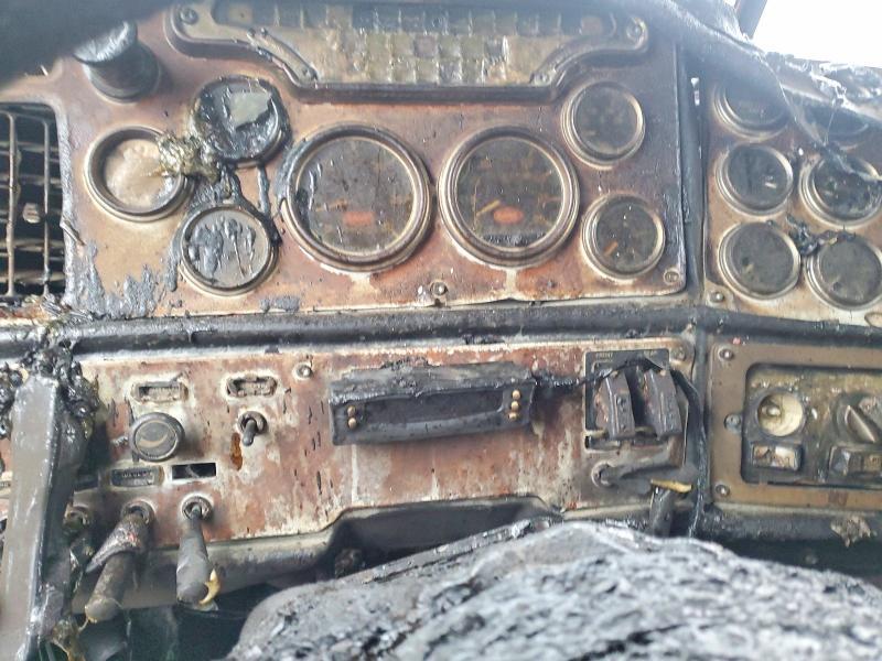 2004 Ptrb 2004 Pntw 379-Semi Truck