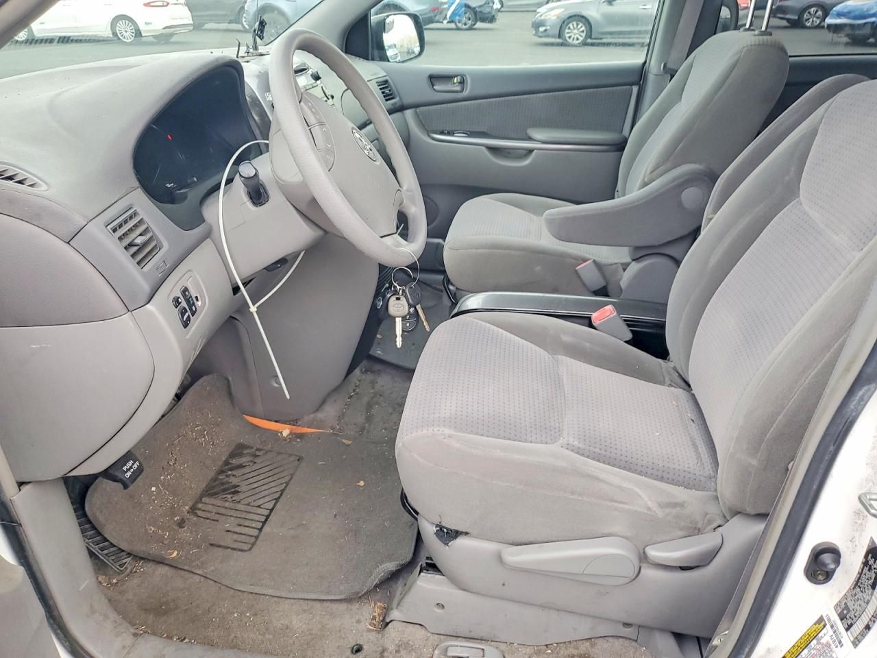 2006 Toyota Sienna le 7 Passenger