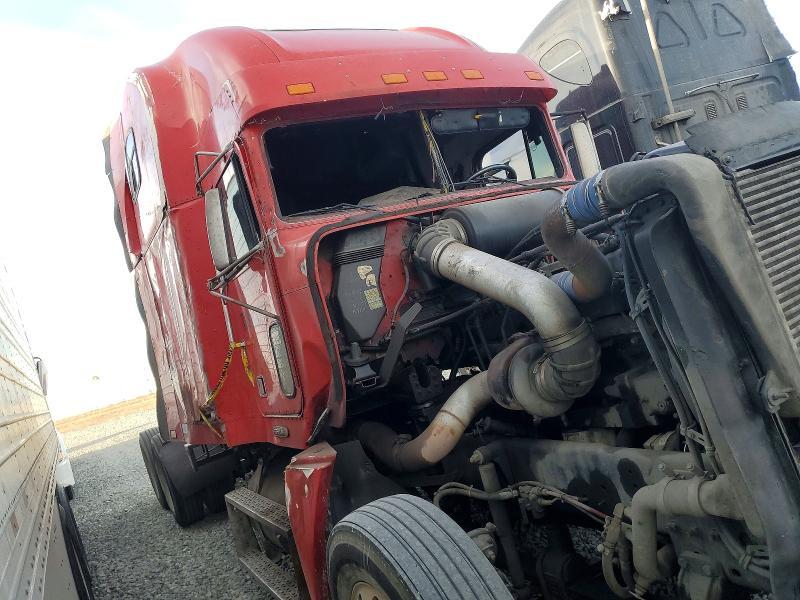 1999 Freightliner Convention Semi Truck