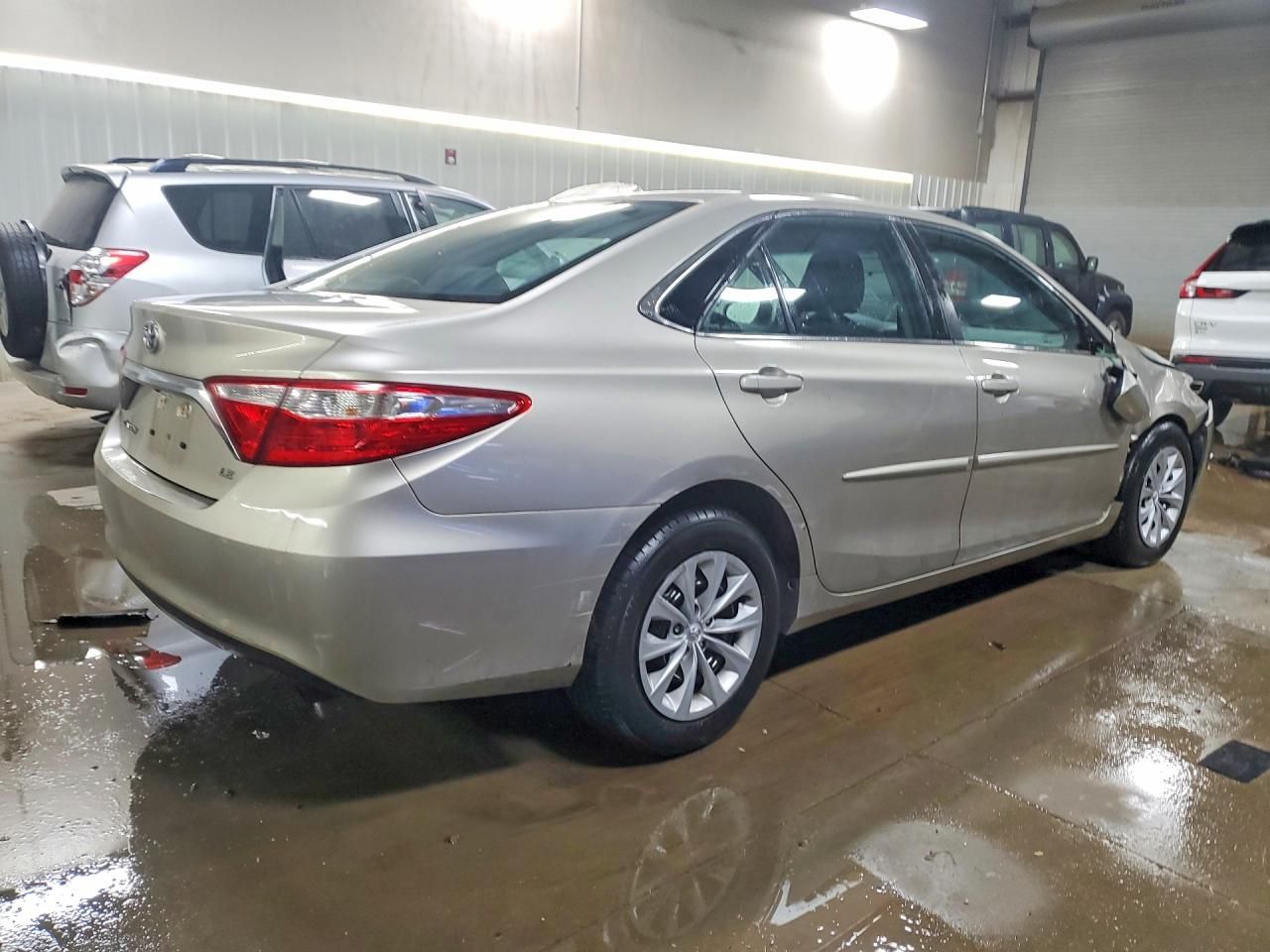 2016 Toyota Camry le