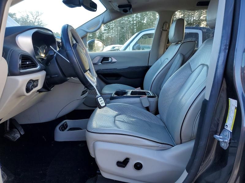 2018 Chrysler Pacifica Hybrid Limited