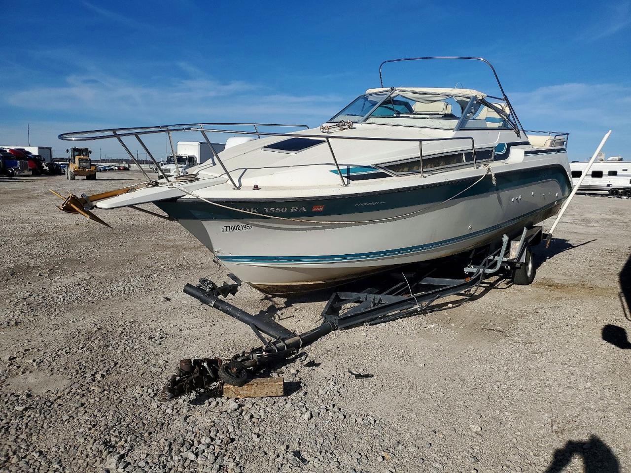 1990 Carver / Trojan Boat
