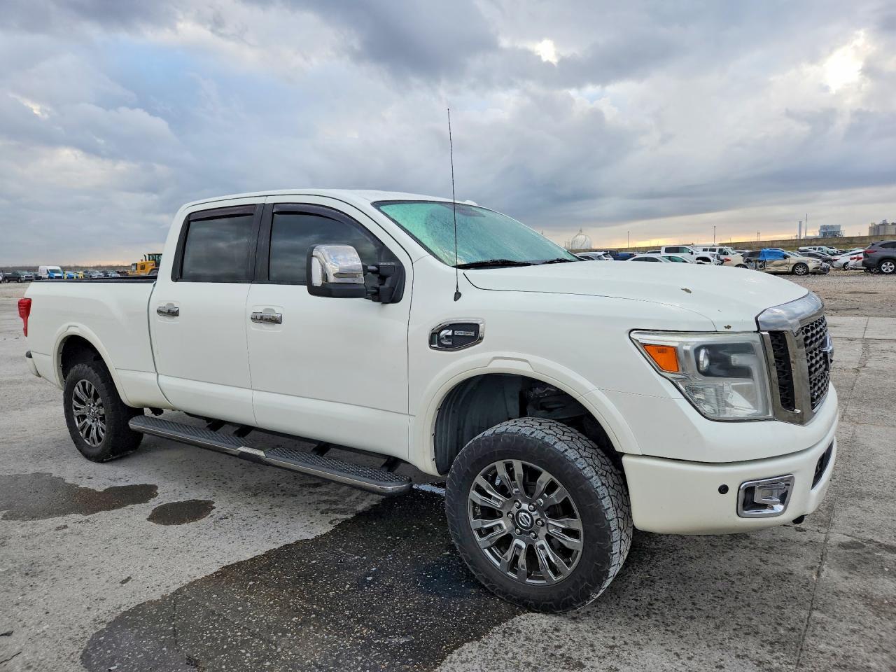 2016 Nissan Titan XD SL