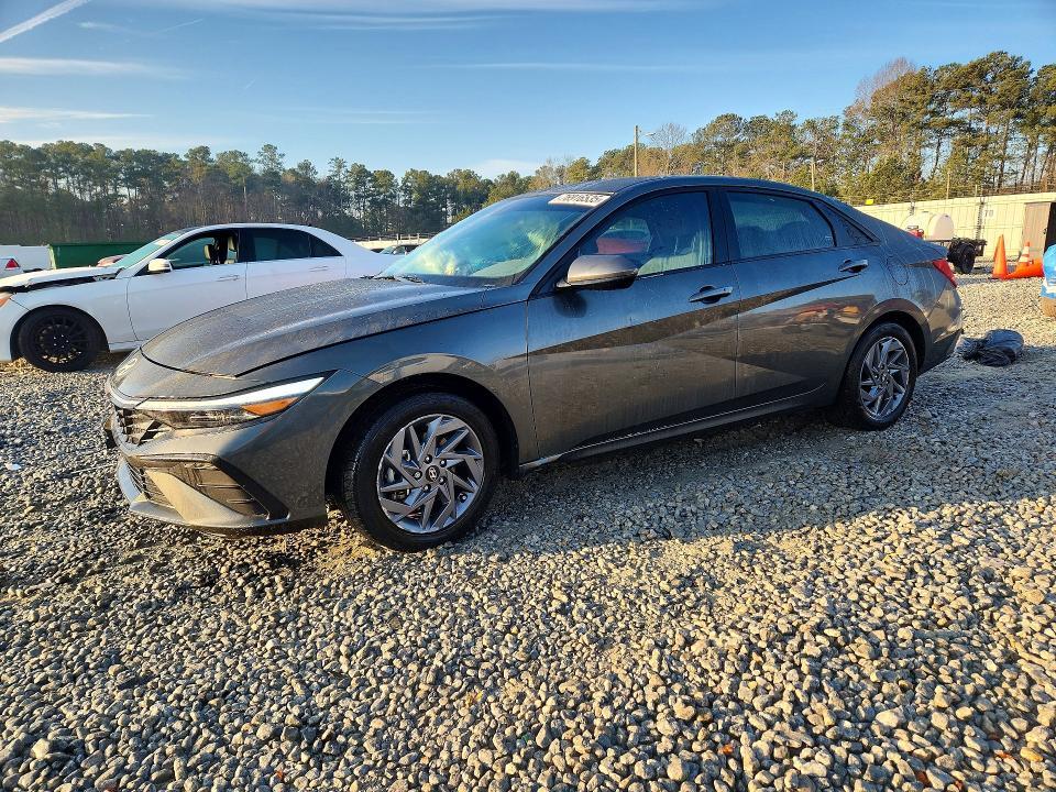 2024 Hyundai Elantra Blue