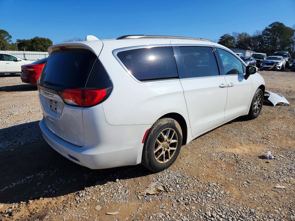 2020 Chrysler Voyager lxi