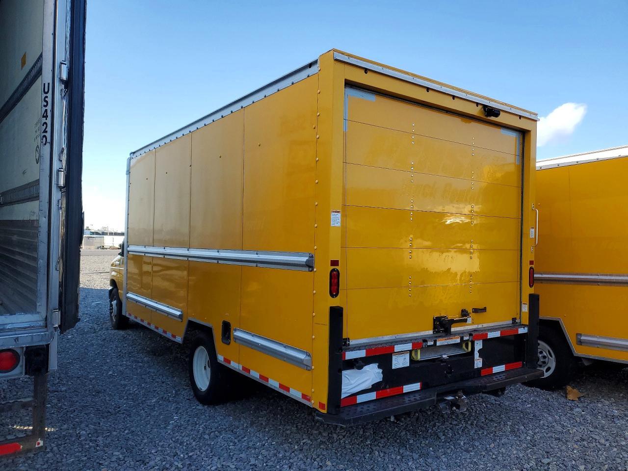 2022 Ford E350 BOX Truck