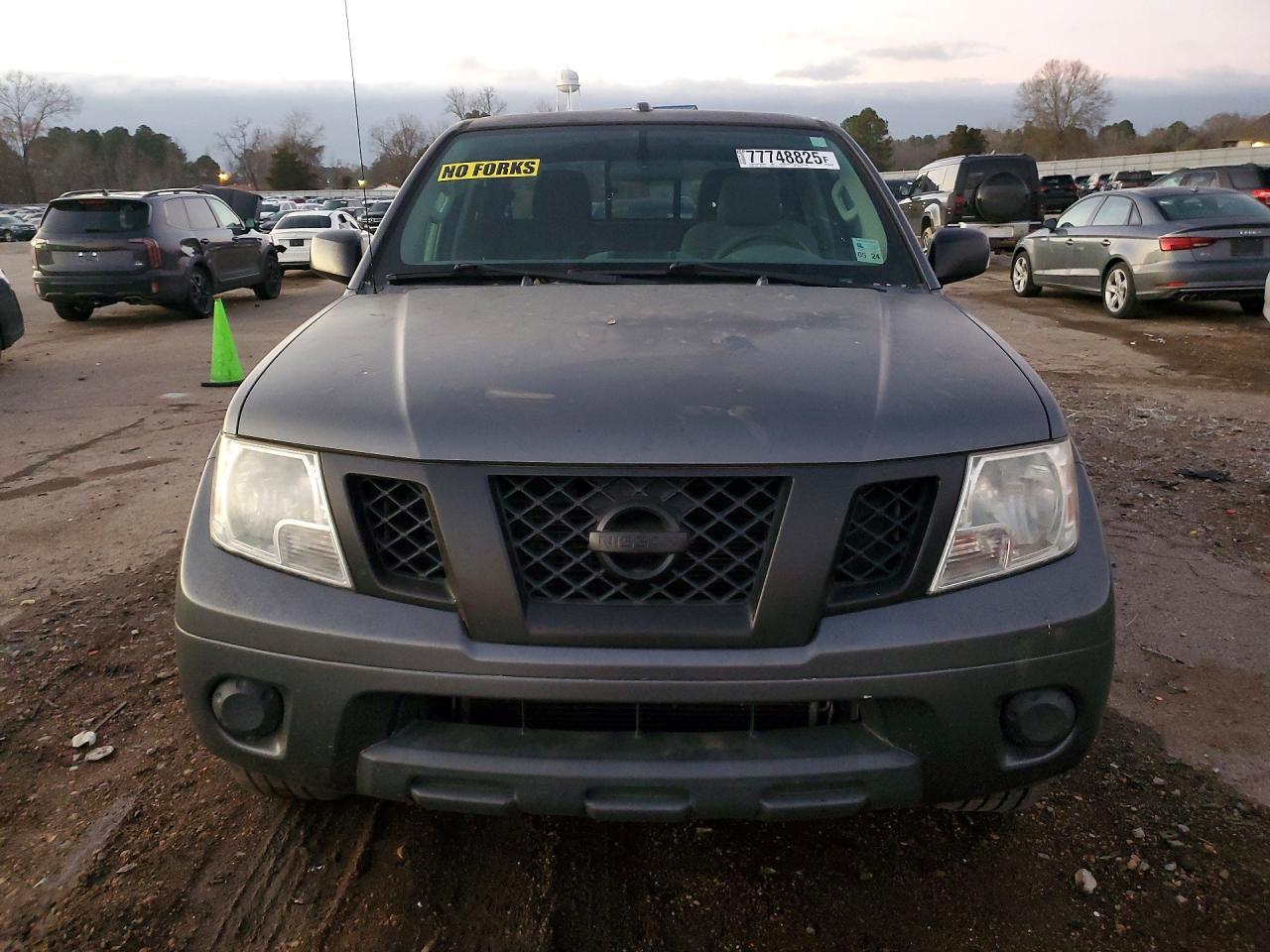 2017 Nissan Frontier sv