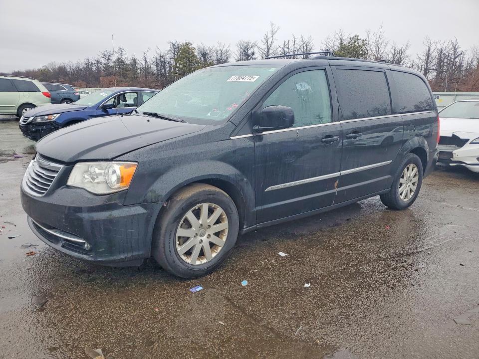 2016 Chrysler Town & Country Touring