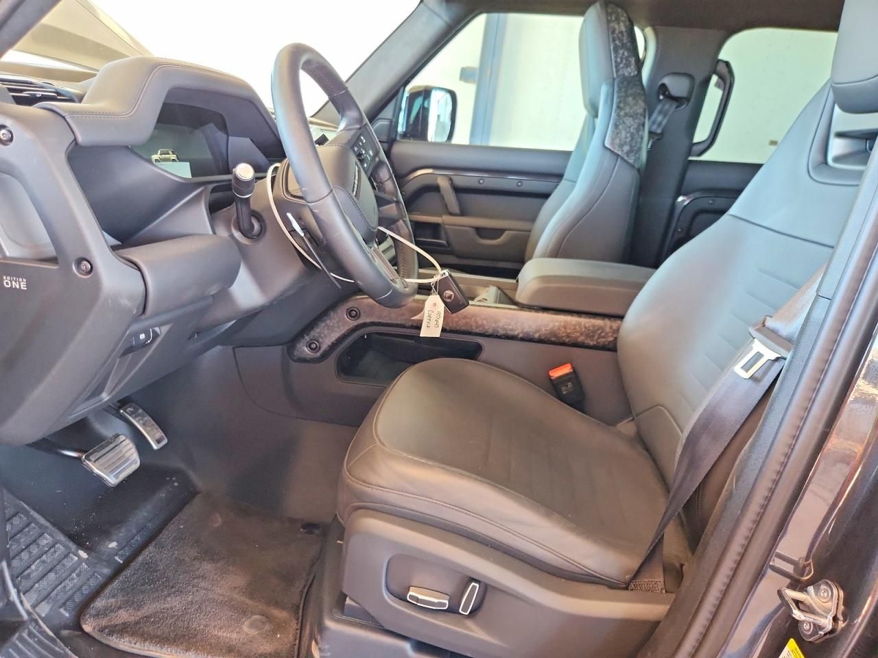 2025 Land Rover Defender Octa