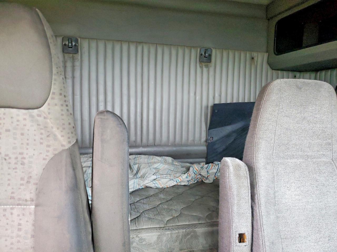 2011 Kenworth Construction T800