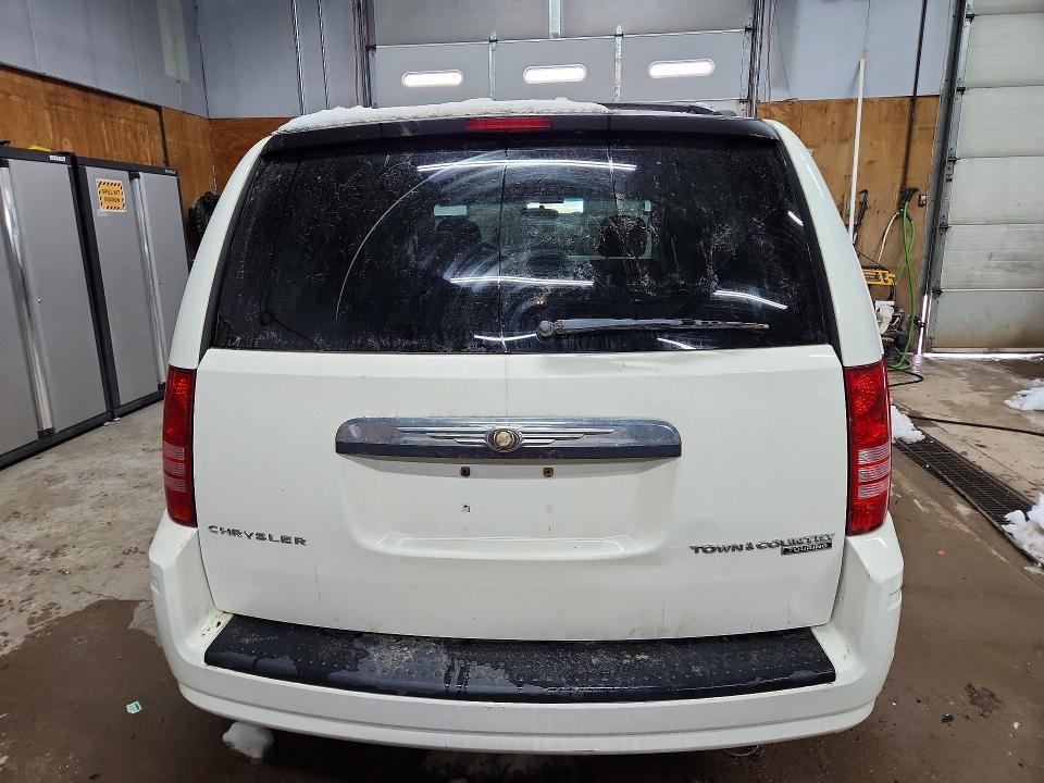 2010 Chrysler Town & Country Touring