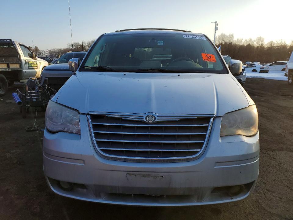 2010 Chrysler Town & Country Touring