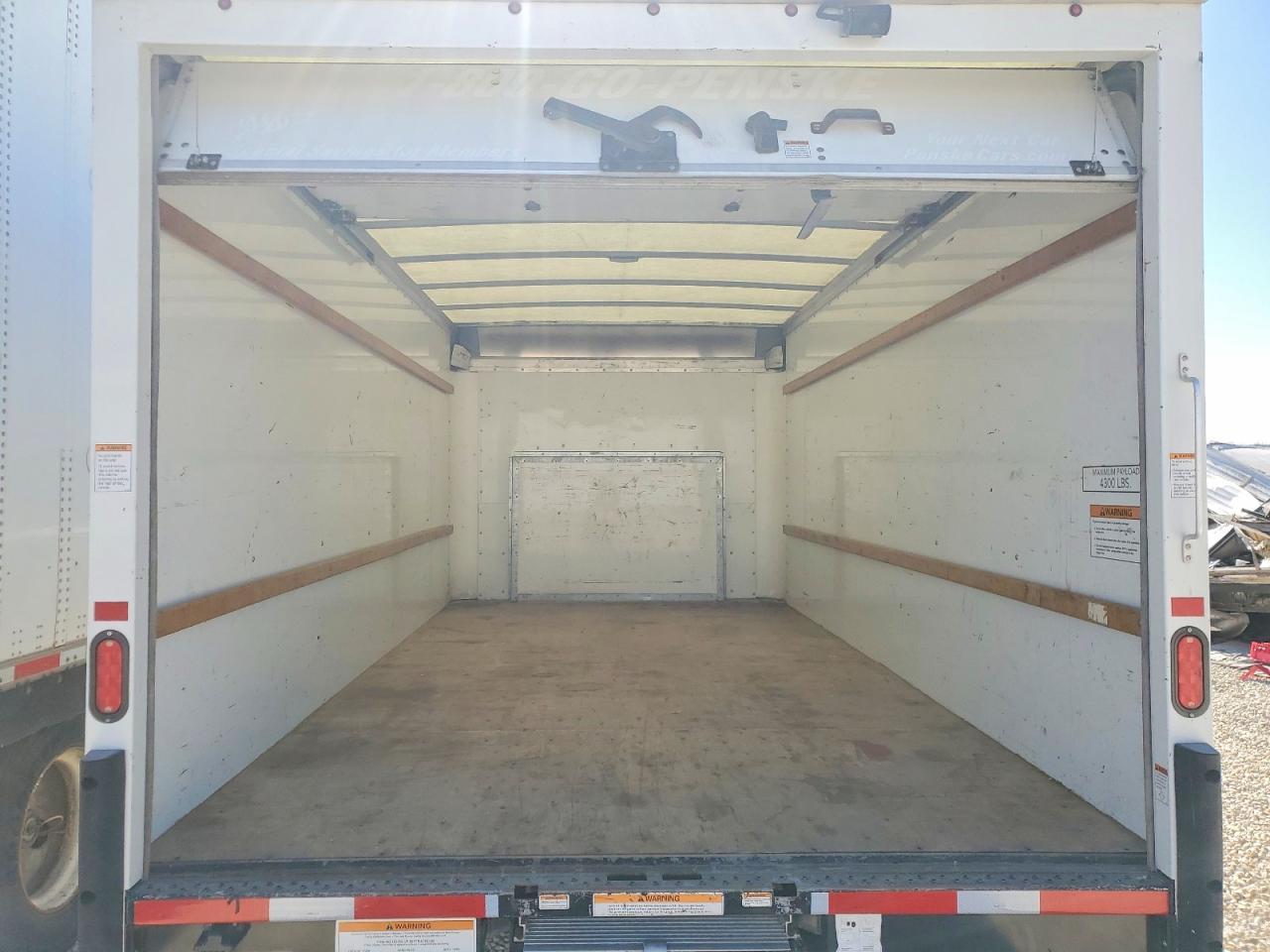 2022 Ford E350 BOX Truck