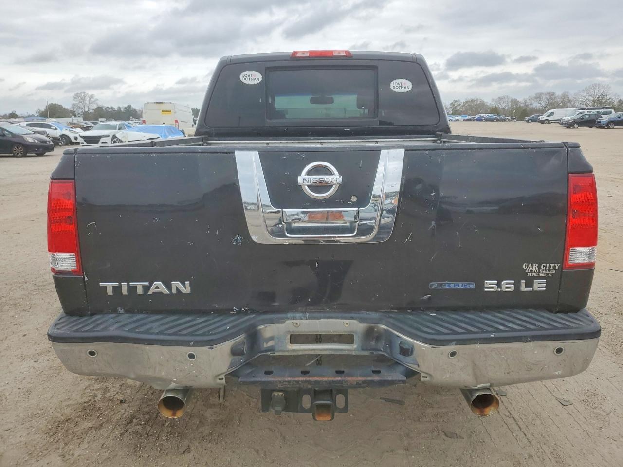 2010 Nissan Titan SE