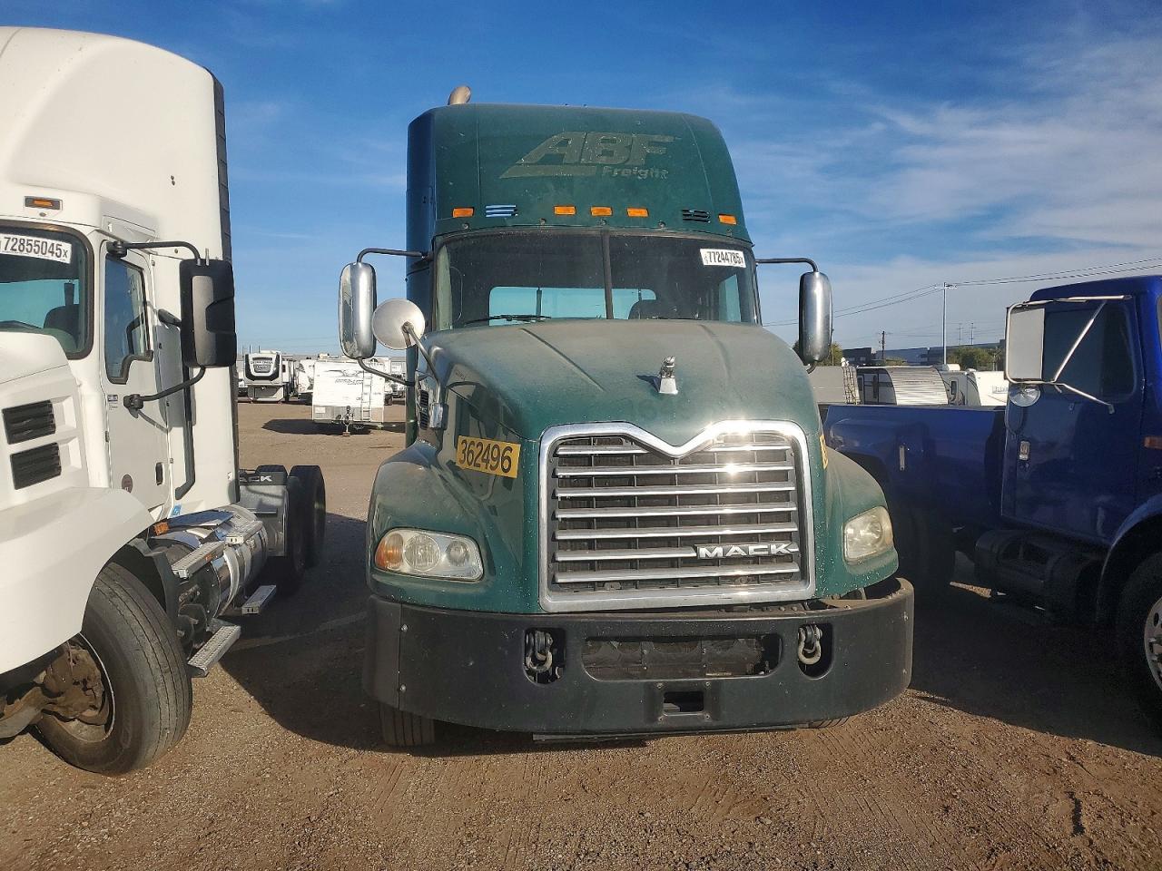 2017 Mack CXU612 Semi Truck