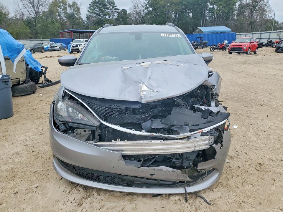 2021 Chrysler Voyager lxi