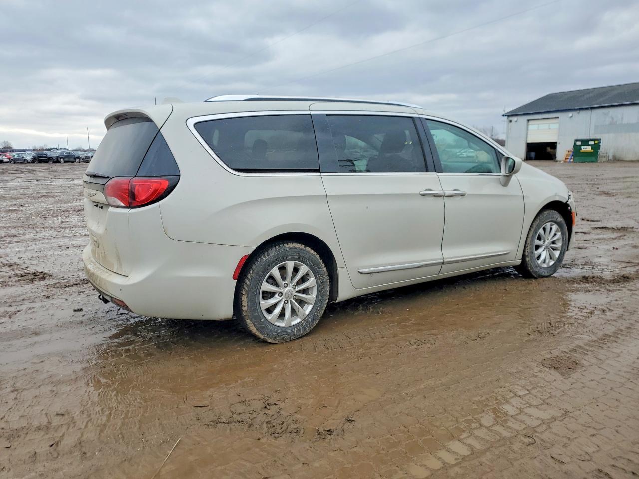 2019 Chrysler Pacifica Touring l