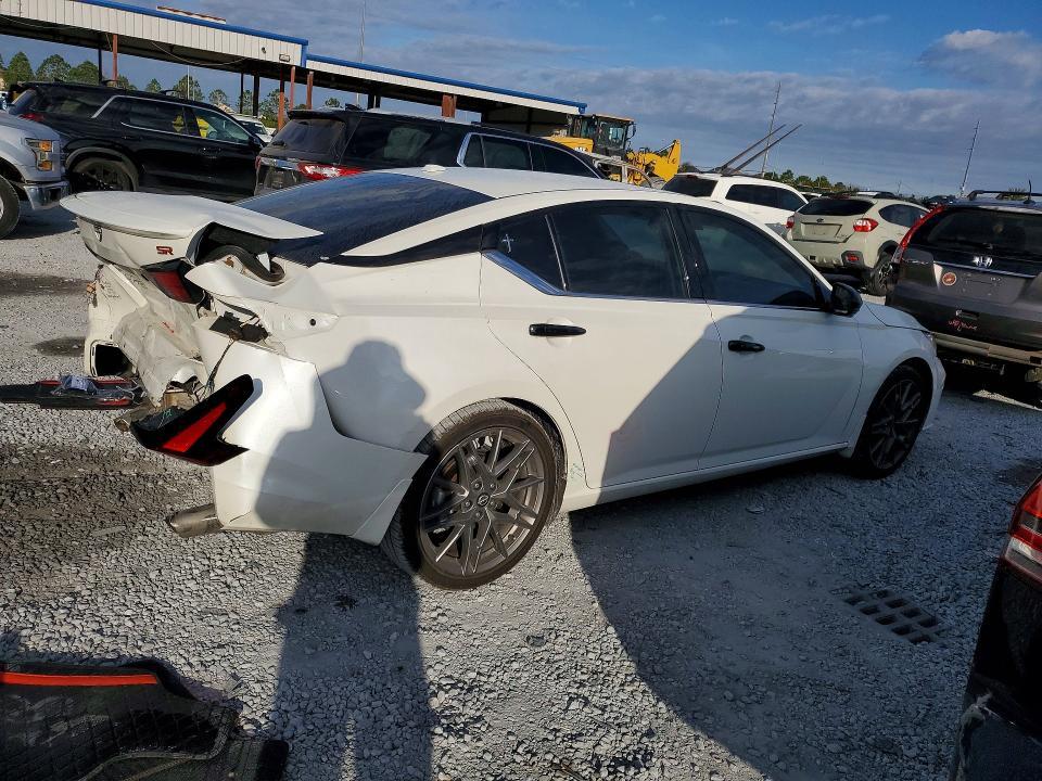 2024 Nissan Altima 2.0 sr