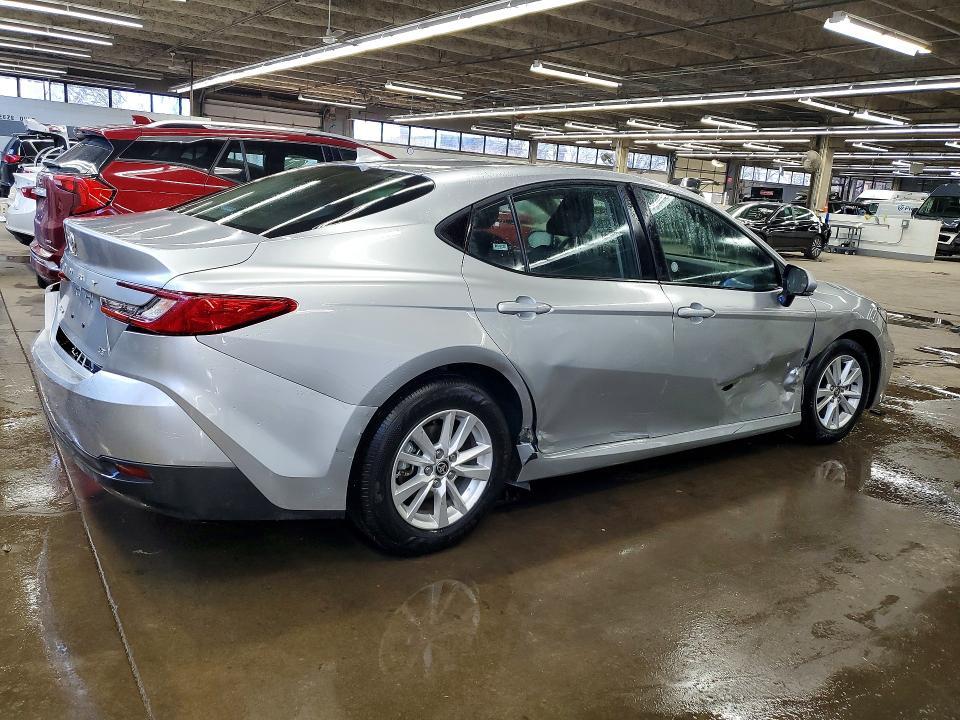 2025 Toyota Camry le