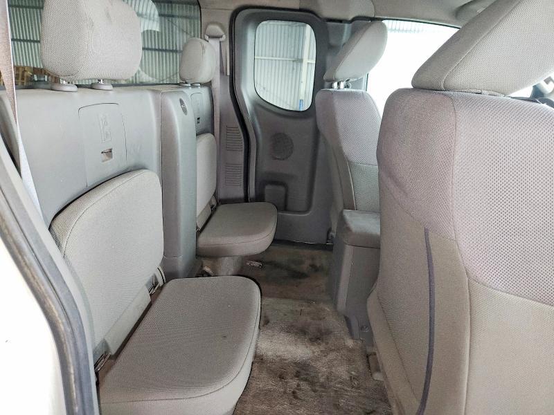 2015 Nissan Frontier s