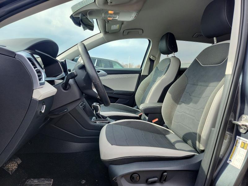 2025 Volkswagen Taos se
