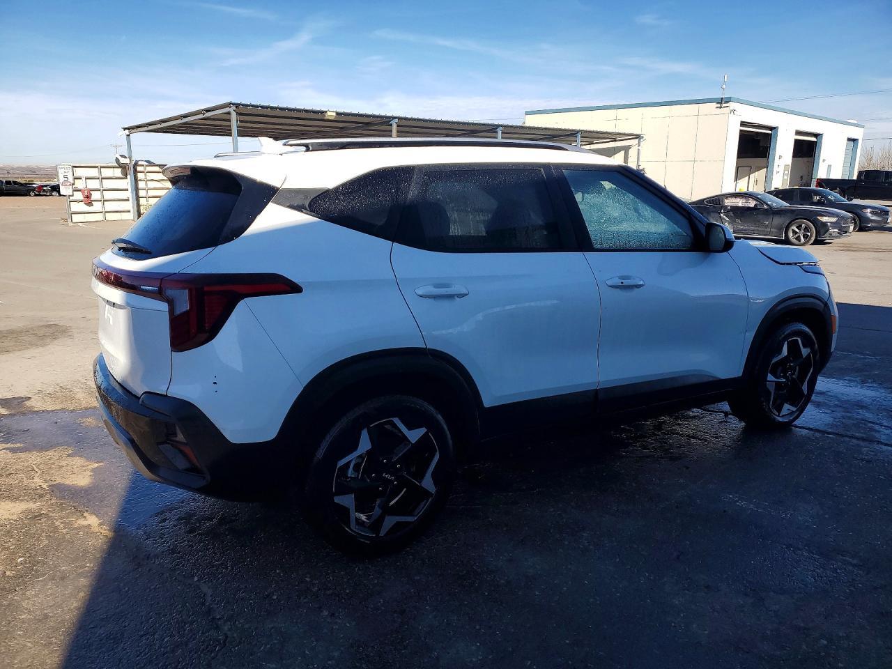 2025 KIA Seltos s