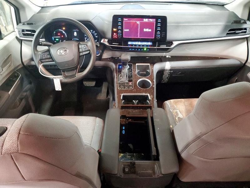 2022 Toyota Sienna le