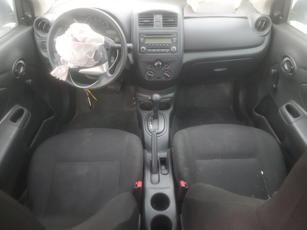 2015 Niss Versa 1.6 s