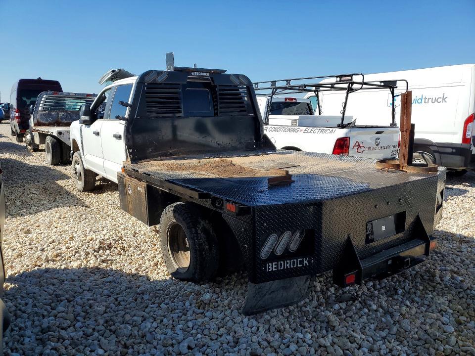 2024 Ford F350 Super Duty Flatbed Truck