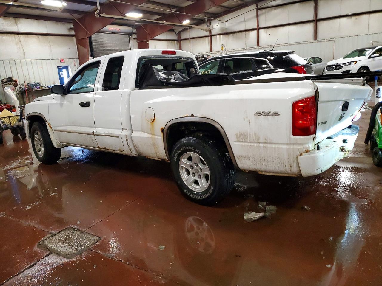 2011 Dodge Dakota st