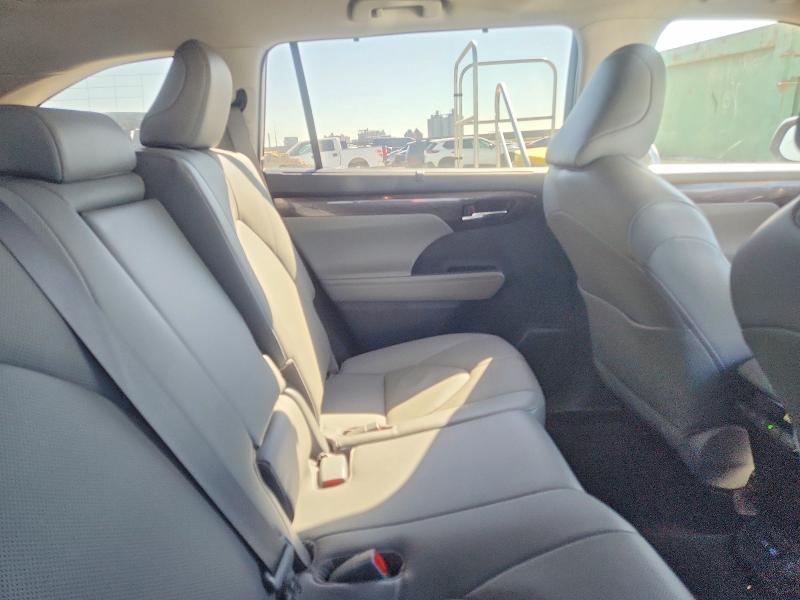 2022 Toyota Highlander Limited