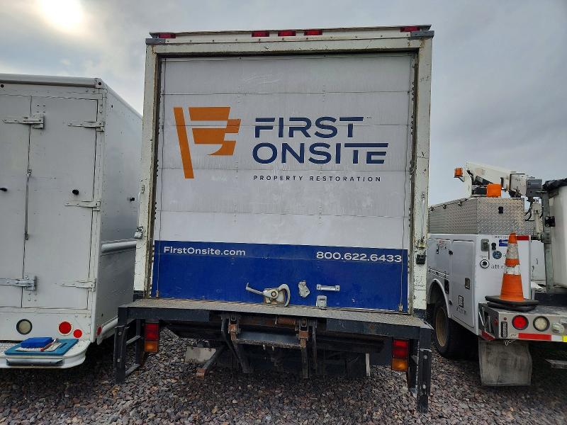 2011 Isuzu NPR BOX Truck