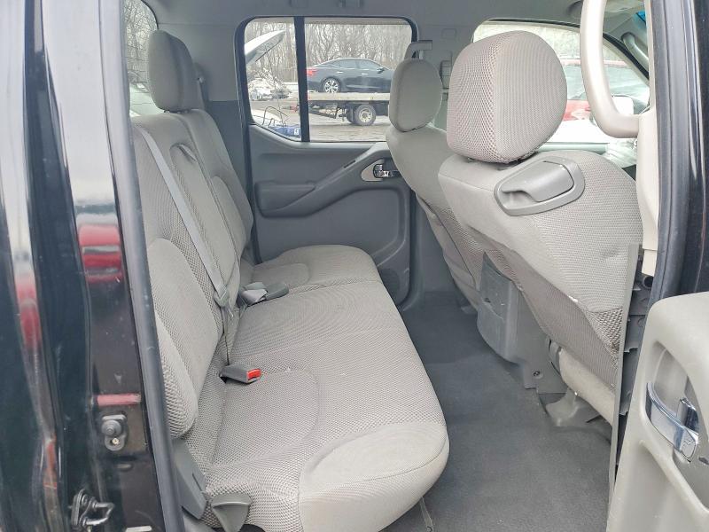 2006 Nissan Frontier Crew cab le